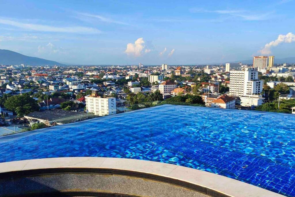 New & Cozy 2 Bedroom @ The Astra Sky River Chiang Mai Extérieur photo